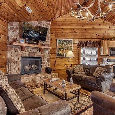 The Nut House, Hot Tub, Game Room, Wifi, 1089 Free Tickets Each Paid Day, Dollywood And More! Pigeon Forge Kültér fotó
