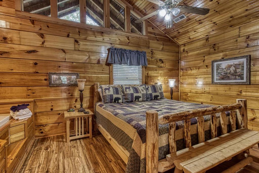 The Nut House, Hot Tub, Game Room, Wifi, 1089 Free Tickets Each Paid Day, Dollywood And More! Pigeon Forge Kültér fotó