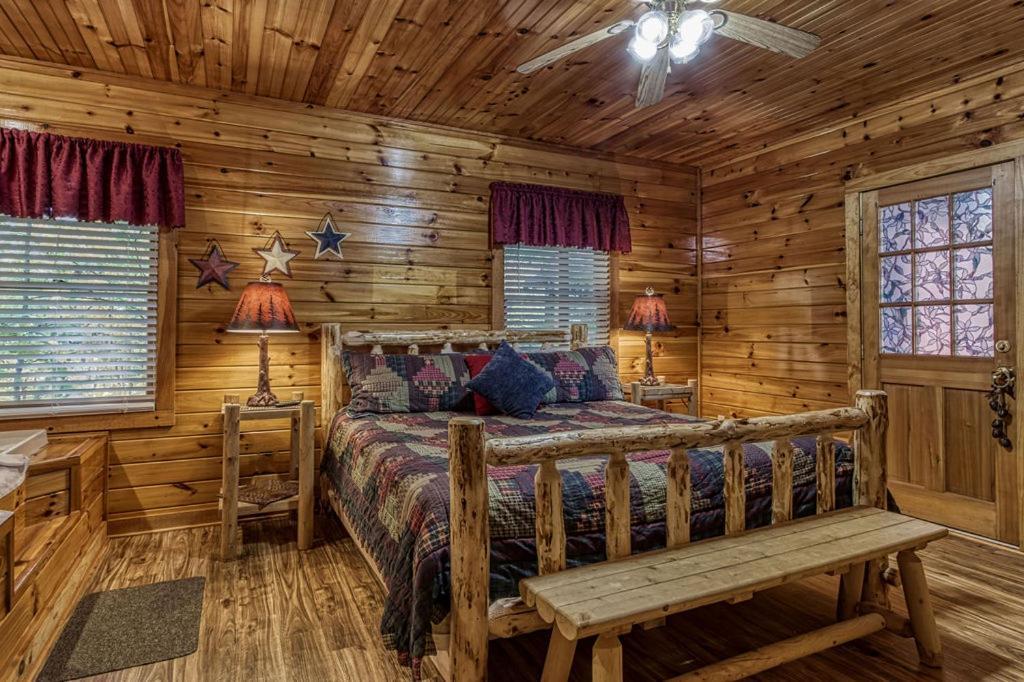 The Nut House, Hot Tub, Game Room, Wifi, 1089 Free Tickets Each Paid Day, Dollywood And More! Pigeon Forge Kültér fotó