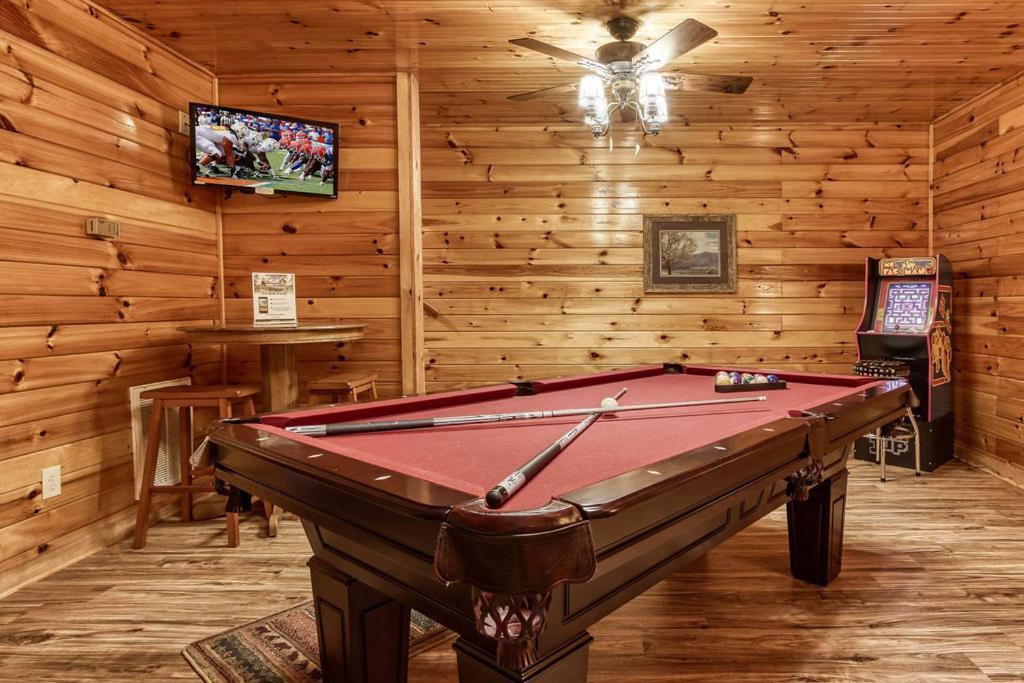The Nut House, Hot Tub, Game Room, Wifi, 1089 Free Tickets Each Paid Day, Dollywood And More! Pigeon Forge Kültér fotó